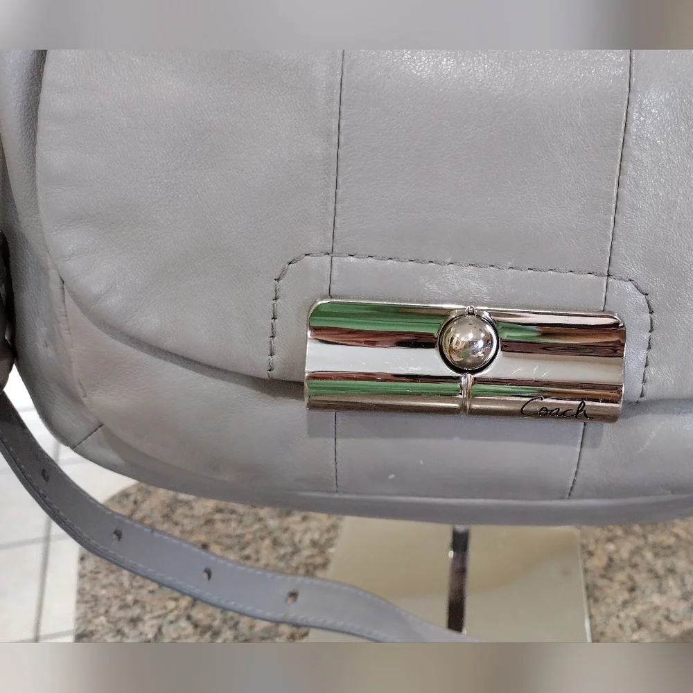 Coach Kristin leather Hobo Shoulder Bag Crossbody Light Grey